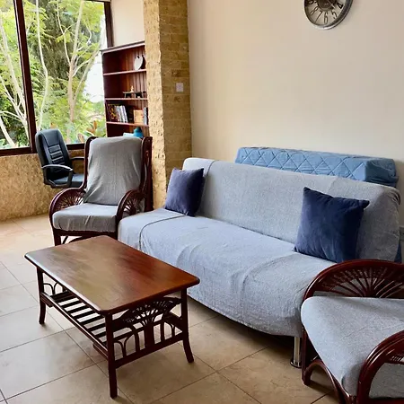 Piale Palms Makenzie Front Apartment, Appartement Larnaca