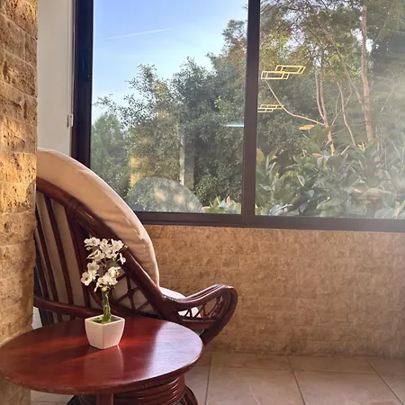 Piale Palms Makenzie Front Apartment, Larnaca