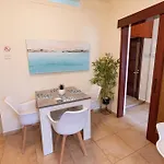 Piale Palms Makenzie Front Airport Area Apartmán Larnaca