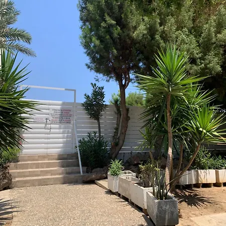 Lägenhet Piale Palms Makenzie Front Airport Area Larnaca