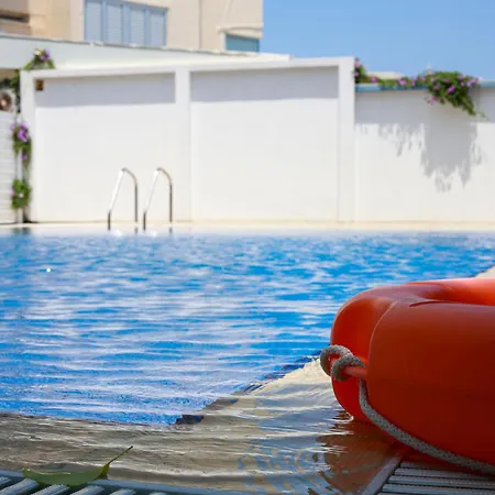 Piale Palms Makenzie Front Airport Area * لارنكا