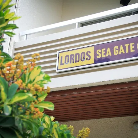 Piale Palms Makenzie Front Apartment, 라르나카