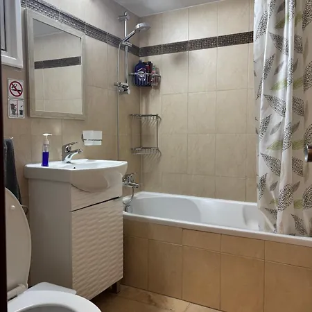 Piale Palms Makenzie Front Apartment, 라르나카