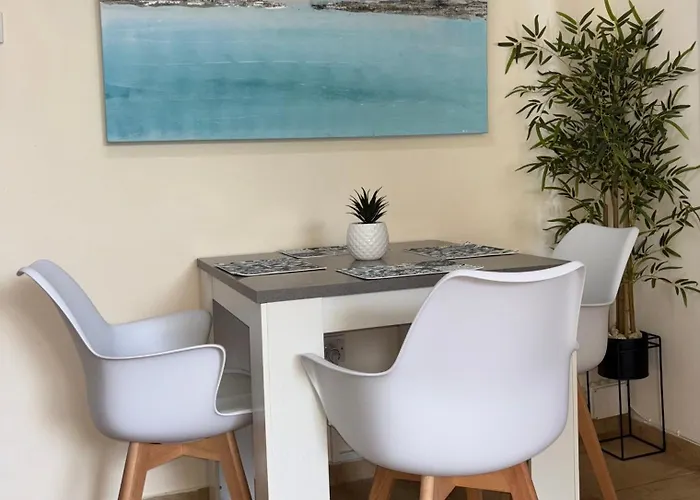 Piale Palms Makenzie Front Apartment, * Larnaca