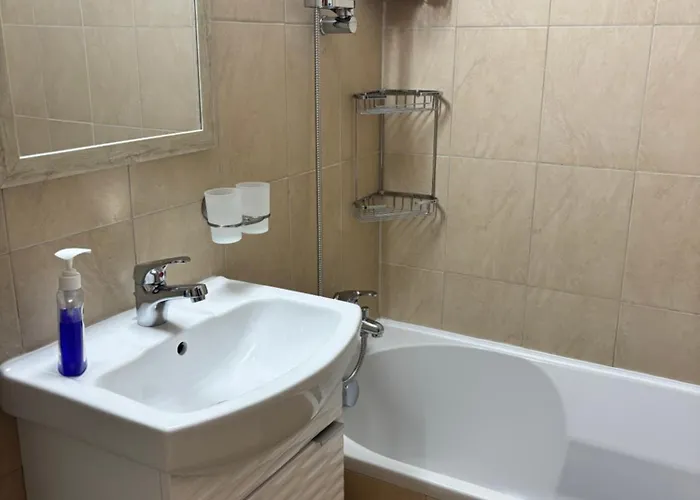 Piale Palms Makenzie Front Apartment, Larnaca